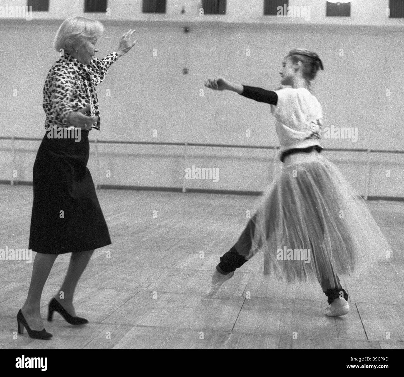 Ballerina Anneli Alhanko of the Swedish Royal Opera Theater right  rehearsing with famed Russian ballerina and instructor Galina Stock Photo -  Alamy