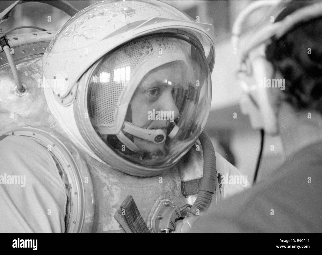 Второй космонавт вышедший в открытый космос. Савицкая космонавт. Савицкая 1984.