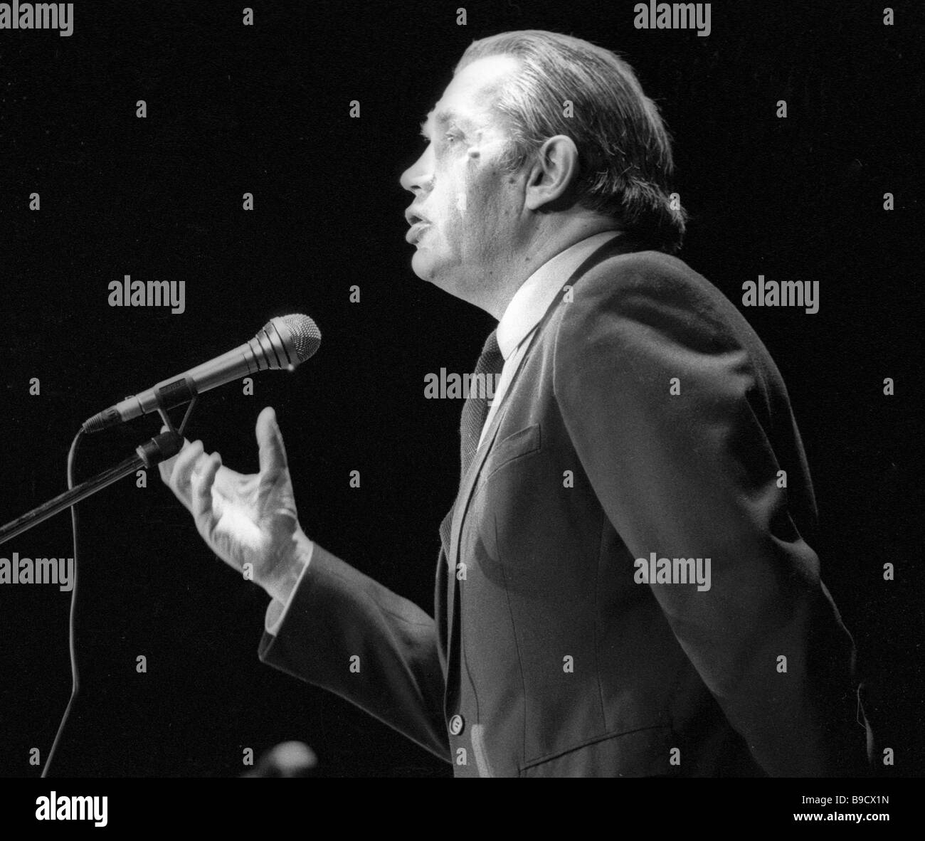 Poet Robert Rozhdestvensky recites his verse at a charitable evening in ...