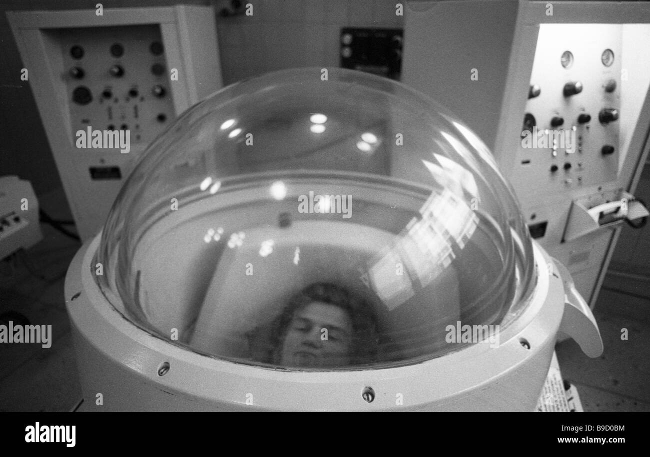 Oxygen Chamber High Resolution Stock Photography and Images Alamy