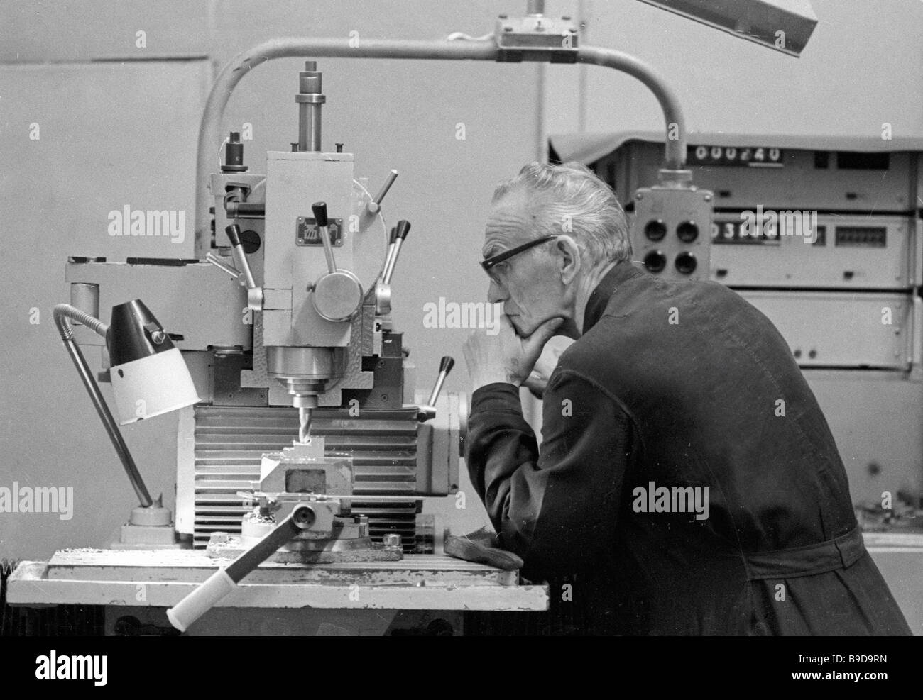 Tekhnopribor Factory jig boring milling machine operator Vladimir