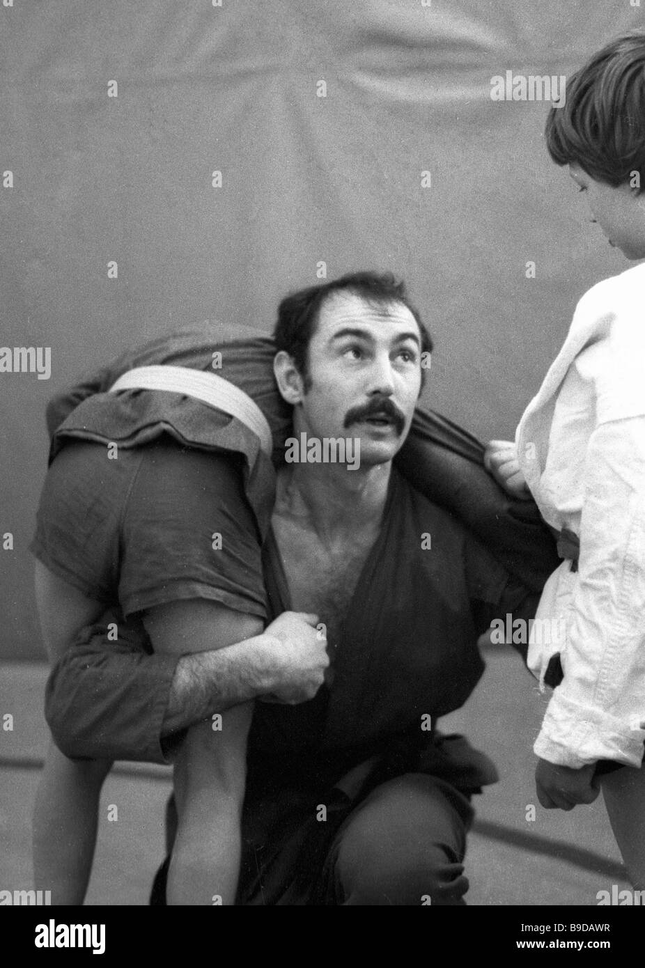Школа самбо Давида Рудмана