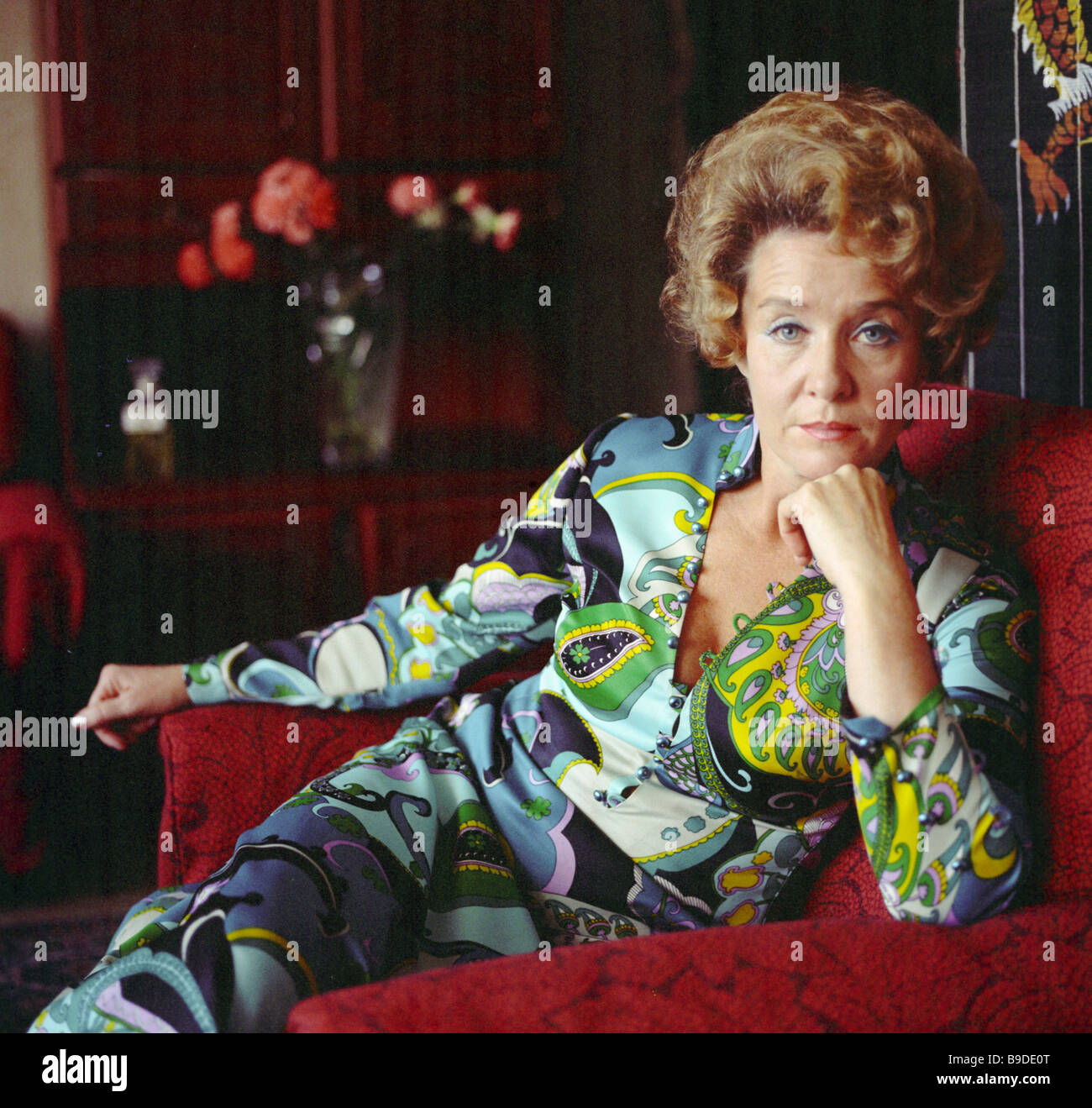 Иа актриса советская. Руфина нифонтова. Нифонтова актриса википедия. Питаде руфина. Нифонтова актриса википедия.