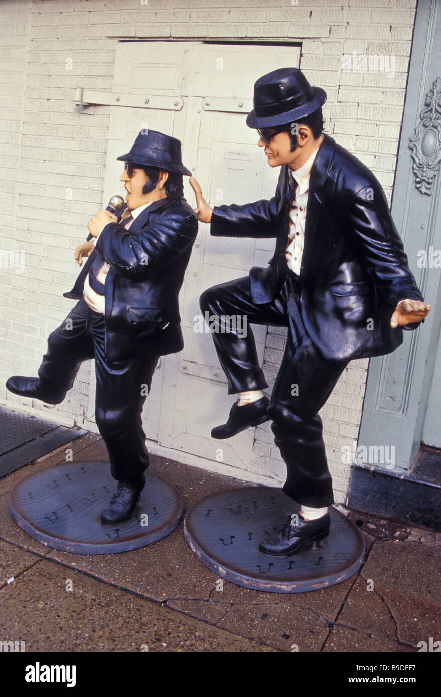Blues Brothers statue creations outside store Stock Photo Alamy