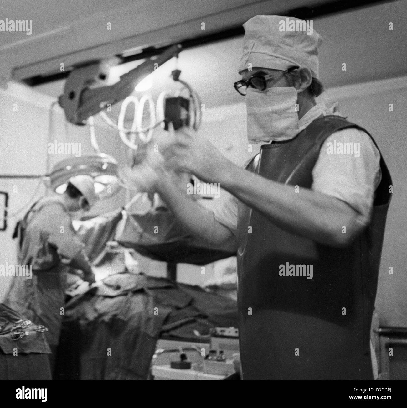 An operation at the Moscow based Bakulev Cardiovascular Surgery ...