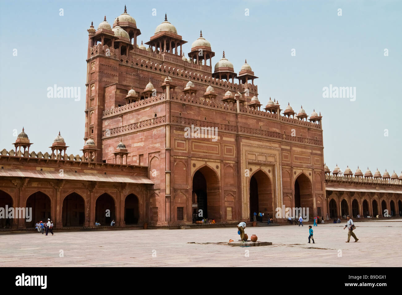 largest-gateway-in-the-world-buland-darwaza-in-fatehpur-sikri-uttar