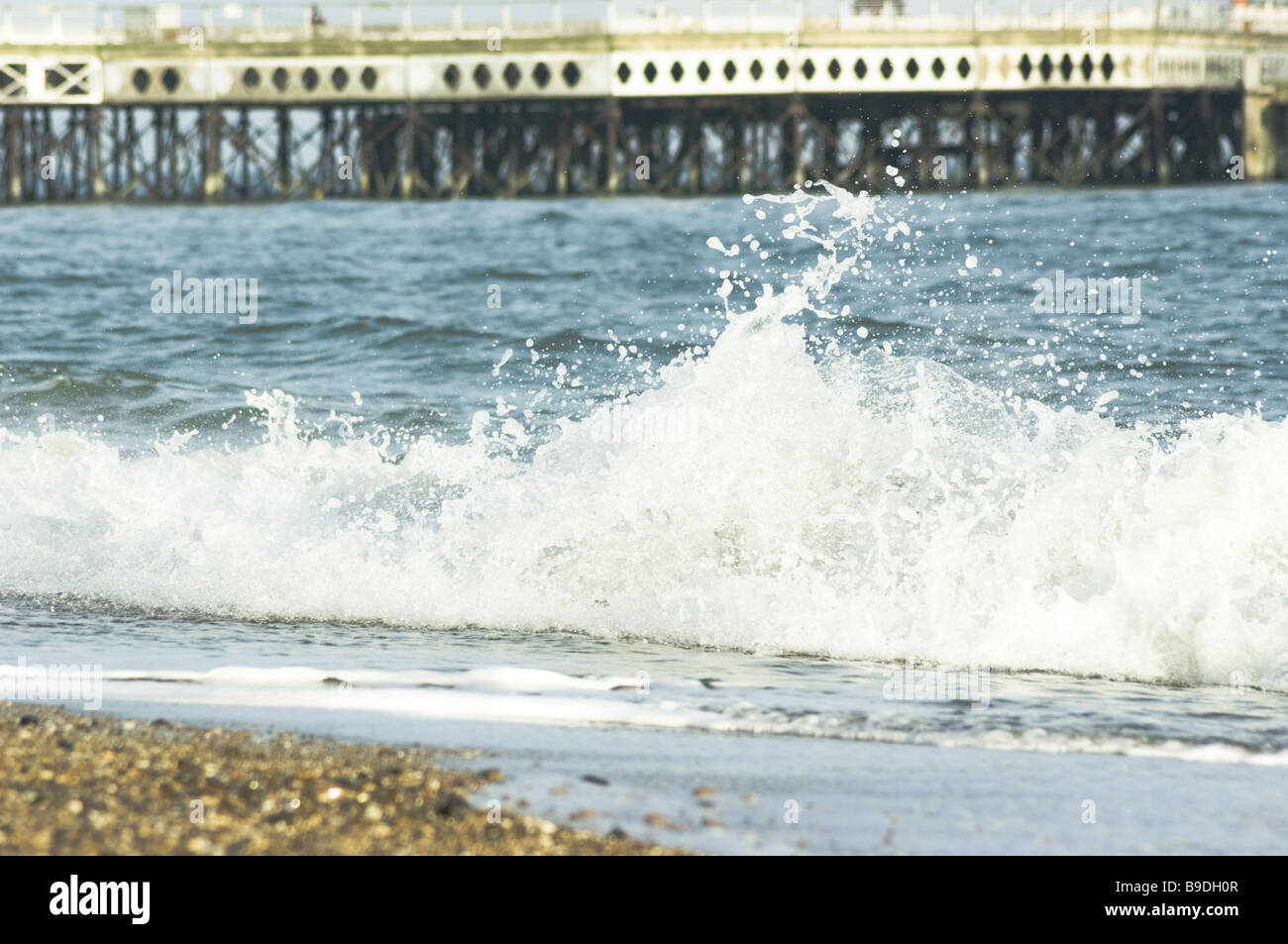 Frozen shoreline waves crashing hi-res stock photography and images - Alamy