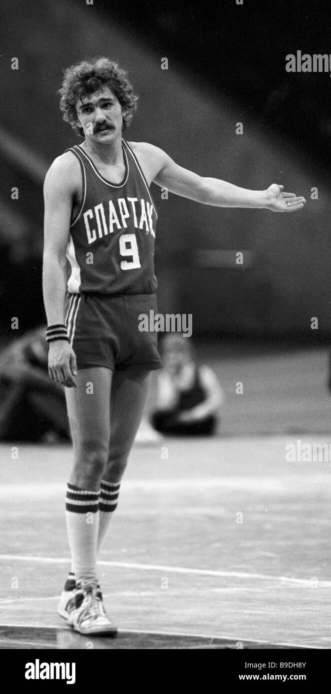 Gennady Kapustin of the Spartak Leningrad basketball team Stock Photo -  Alamy