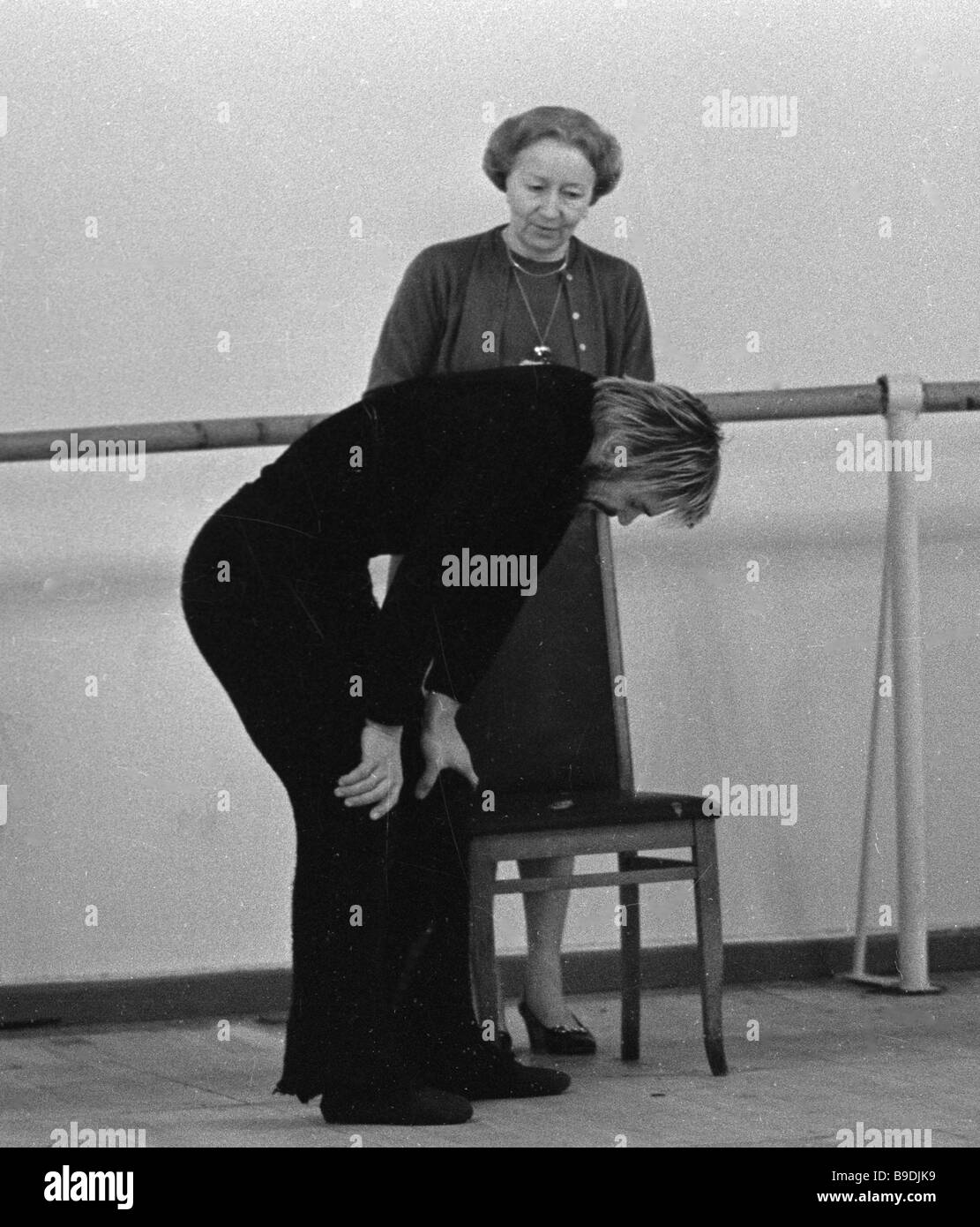 The great Russian ballerina Galina Ulanova background rehearsing with ...