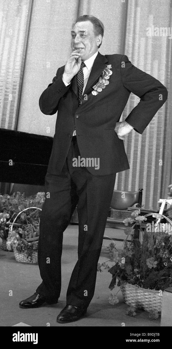 People s Artist of the USSR Yevgeny Matveyev addresses soiree on his ...