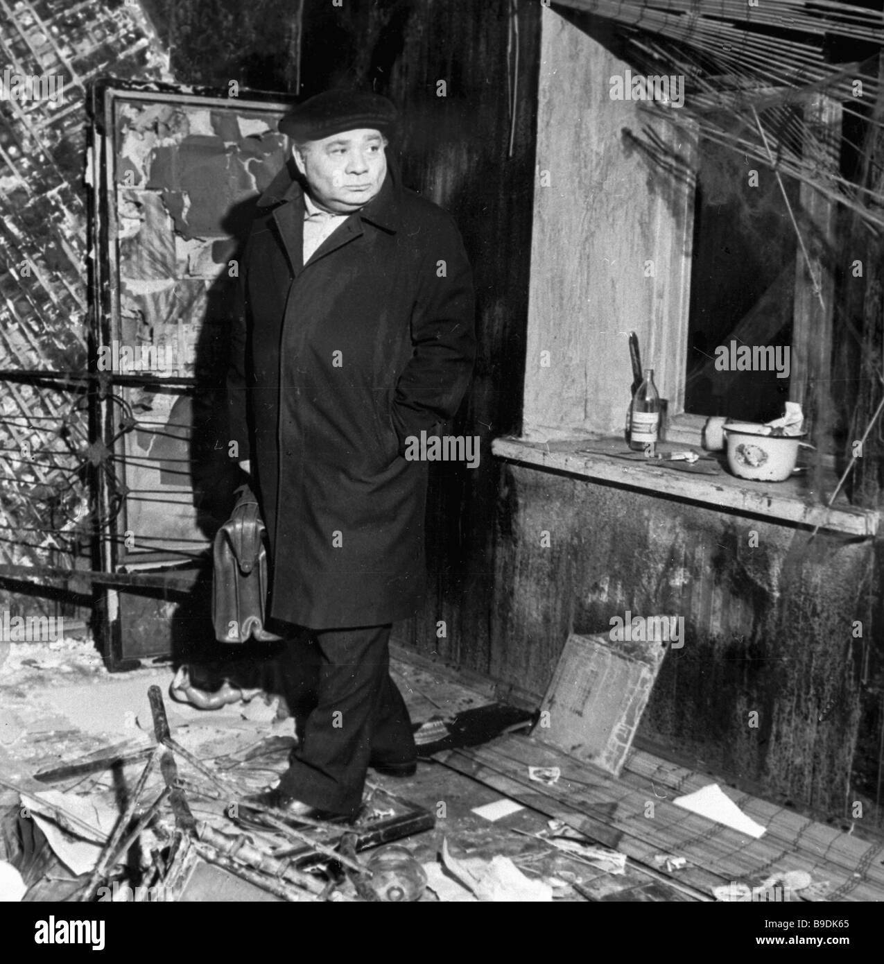 Actor Yevgeny Leonov in Georgy Danelia s film Tears Were Falling made ...