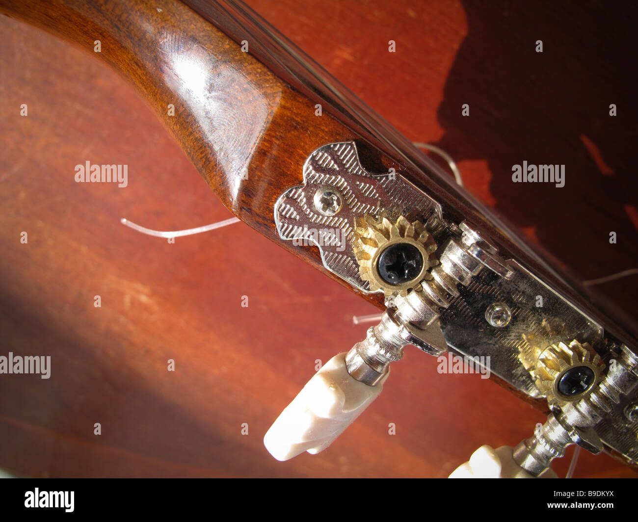 Guitar machine head Stock Photo - Alamy