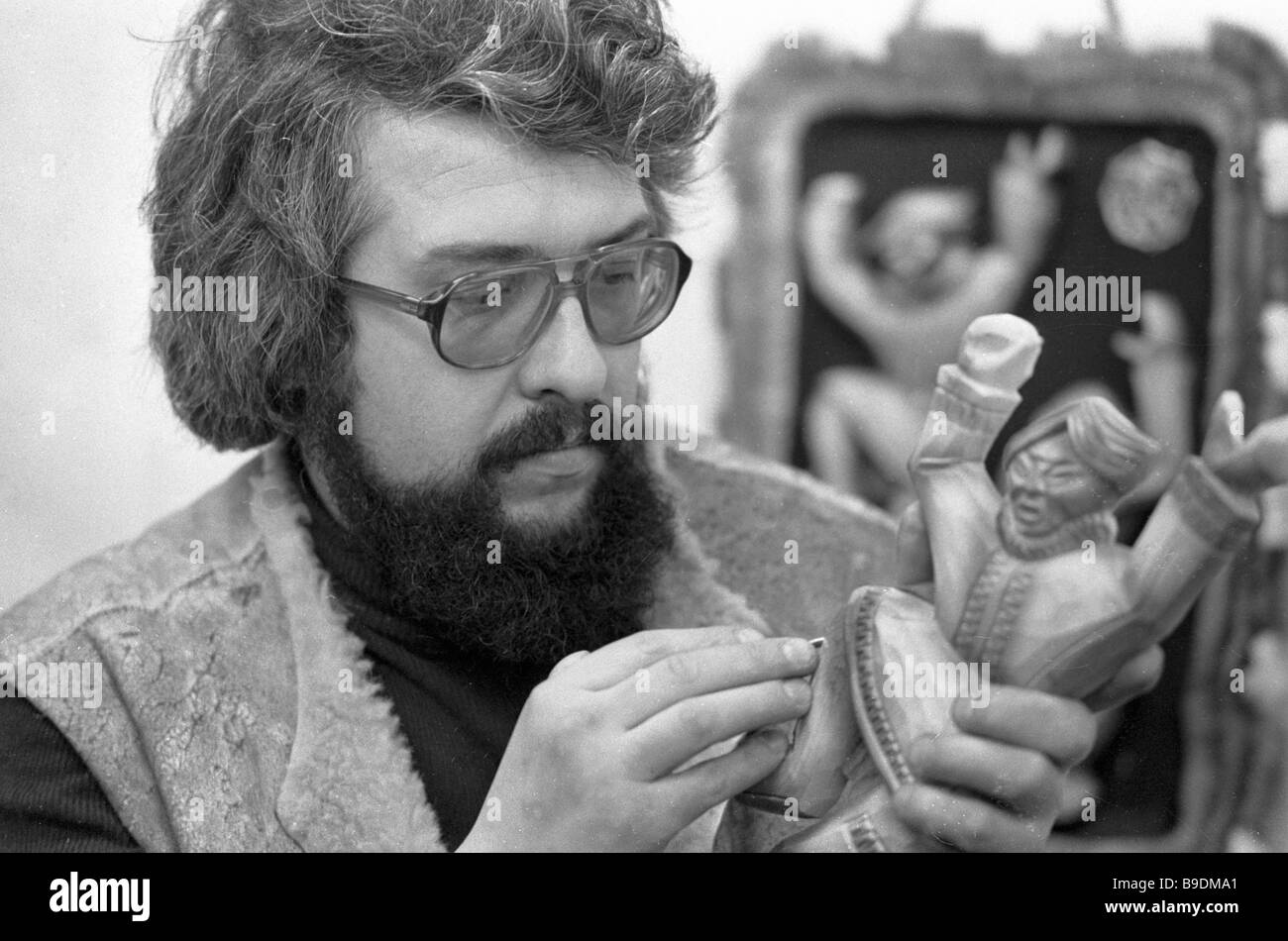 Wood cutter Sergei Trukhov at work Stock Photo Alamy
