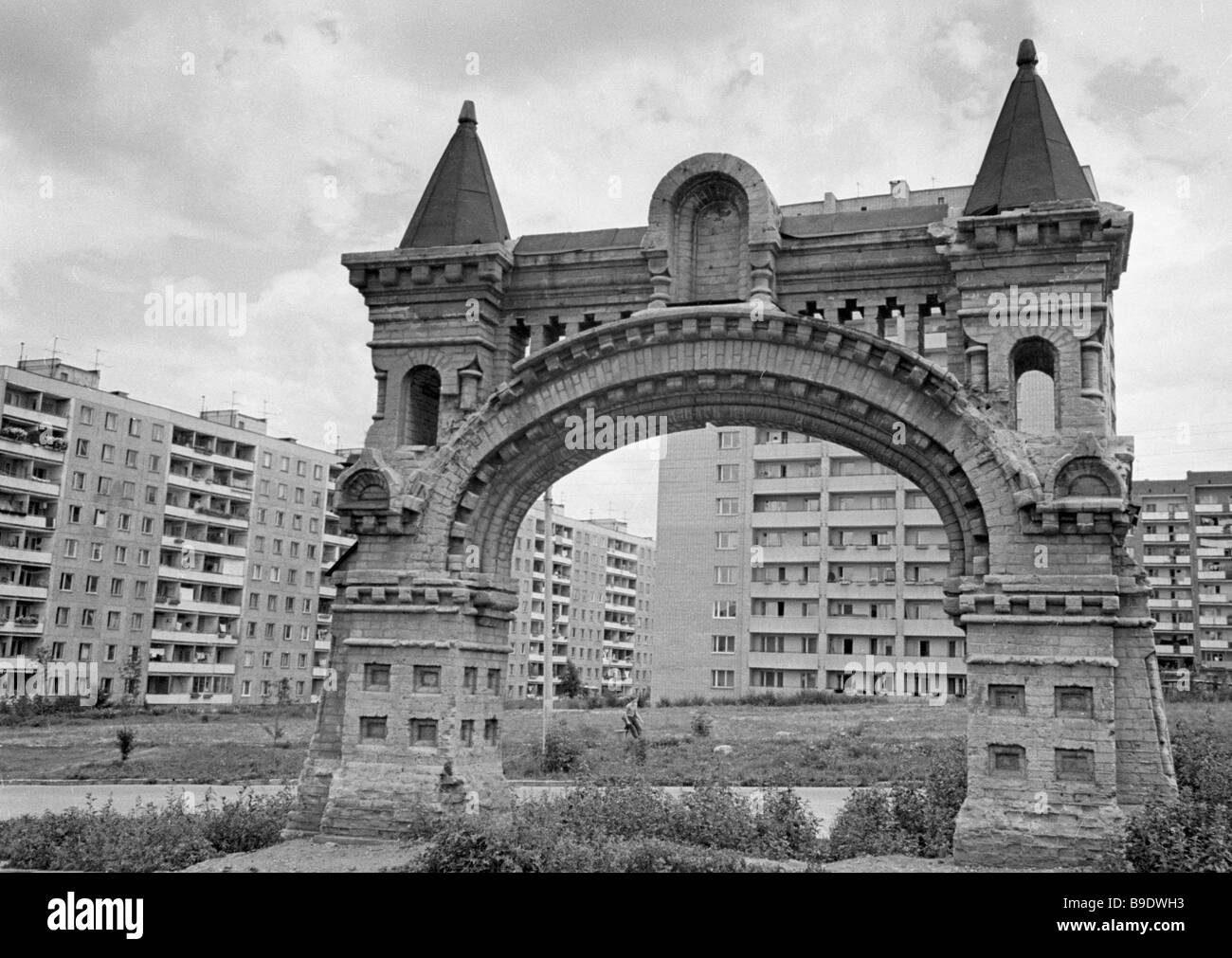 An old building in the new district Samara Stock Photo - Alamy