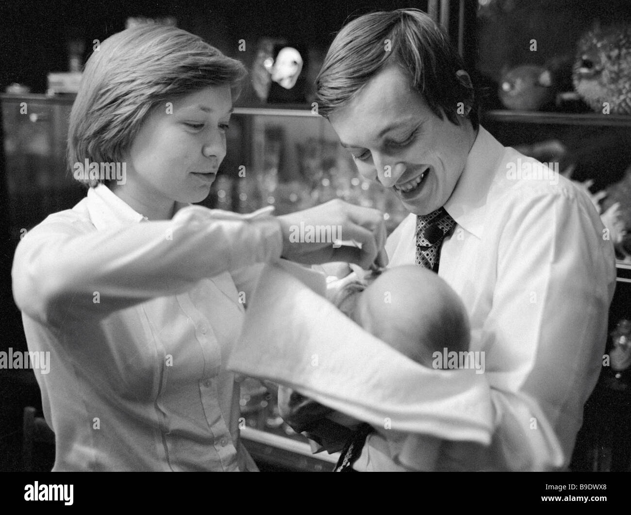 World chess champion Anatoly Karpov left with his wife Irina right and son  Anatoly center at home Stock Photo - Alamy