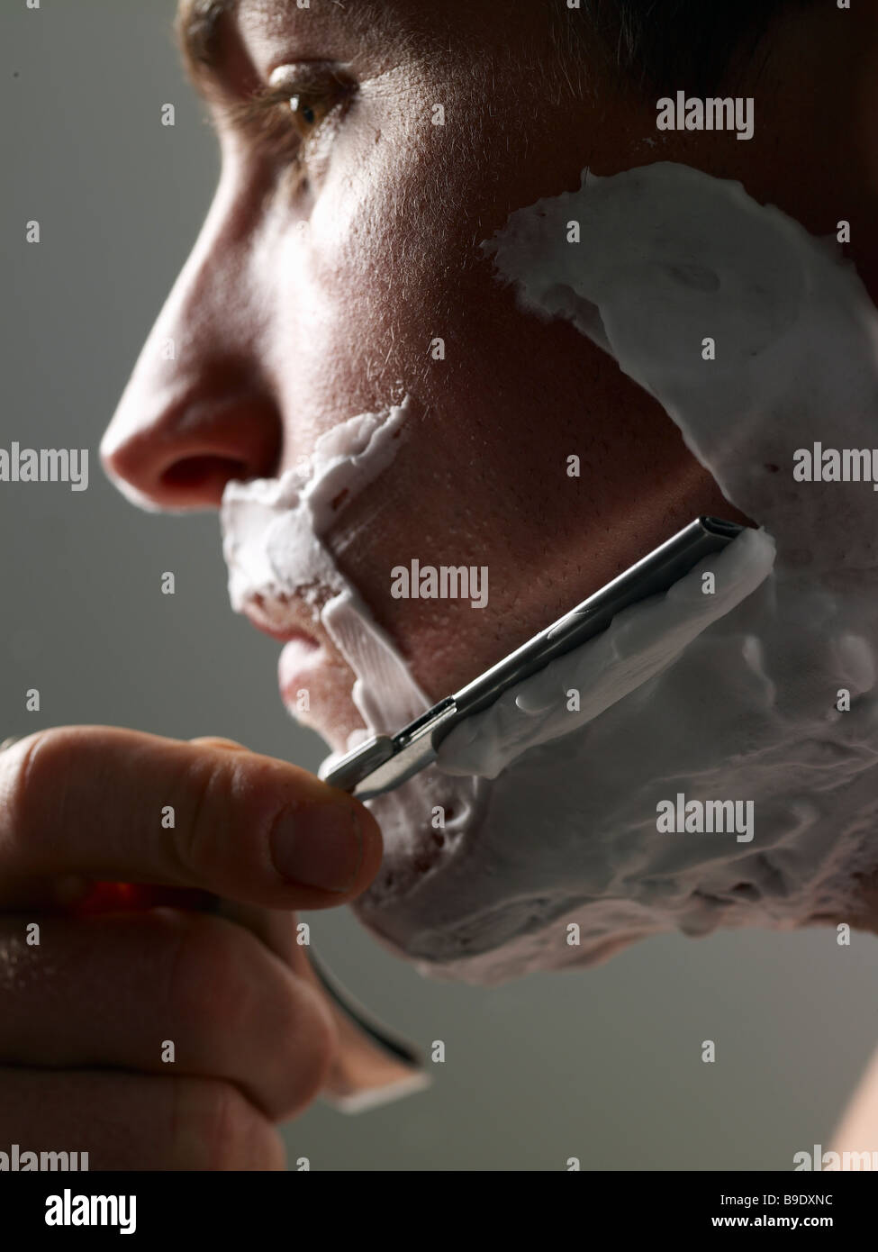 Cut throat razor hires stock photography and images Alamy