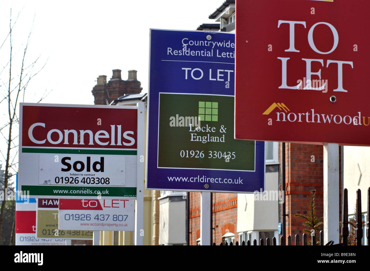 Uk estate agent boards for sale hires stock photography and images Alamy