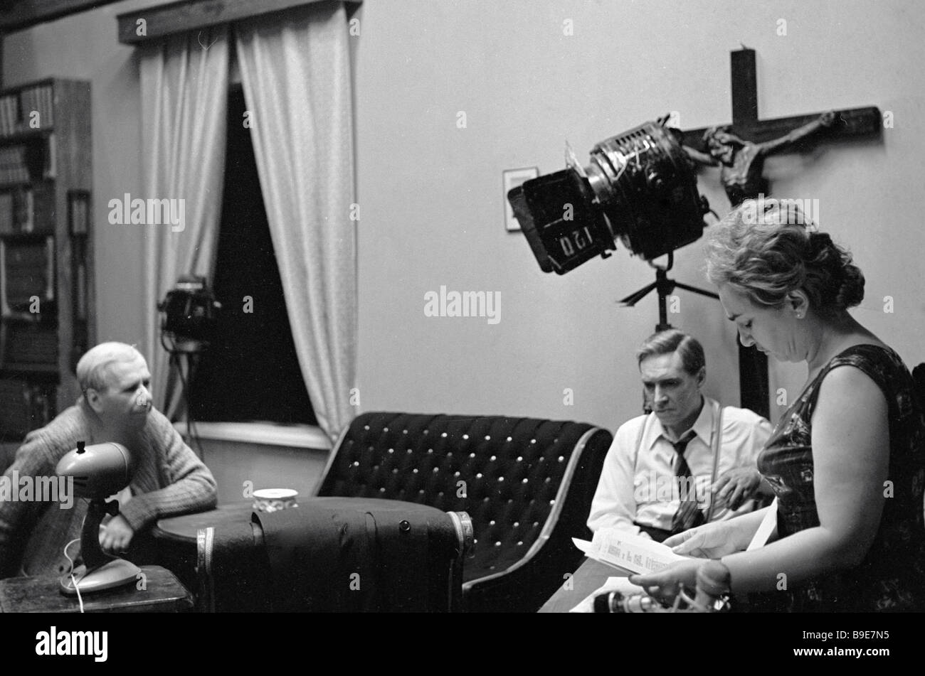 татьяна лиознова режиссер. родом отсюда 1969. татьяна лиознова карнавал. татьяна лиознова режиссер 17 мгновений весны. татьяна лиознова (1924-2011).