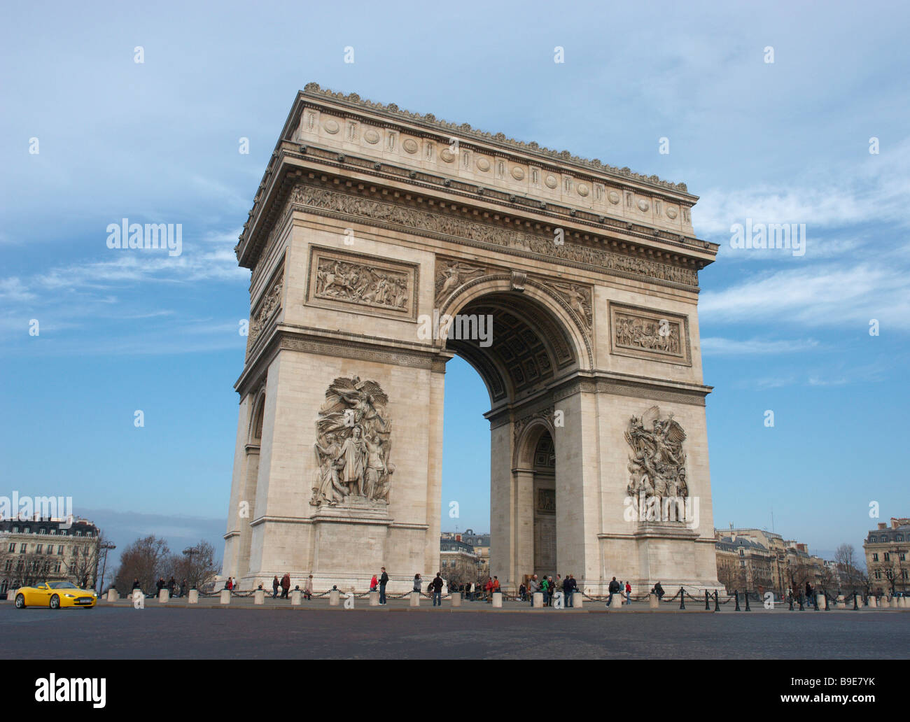 Arc de triomphe roundabout hi-res stock photography and images - Alamy