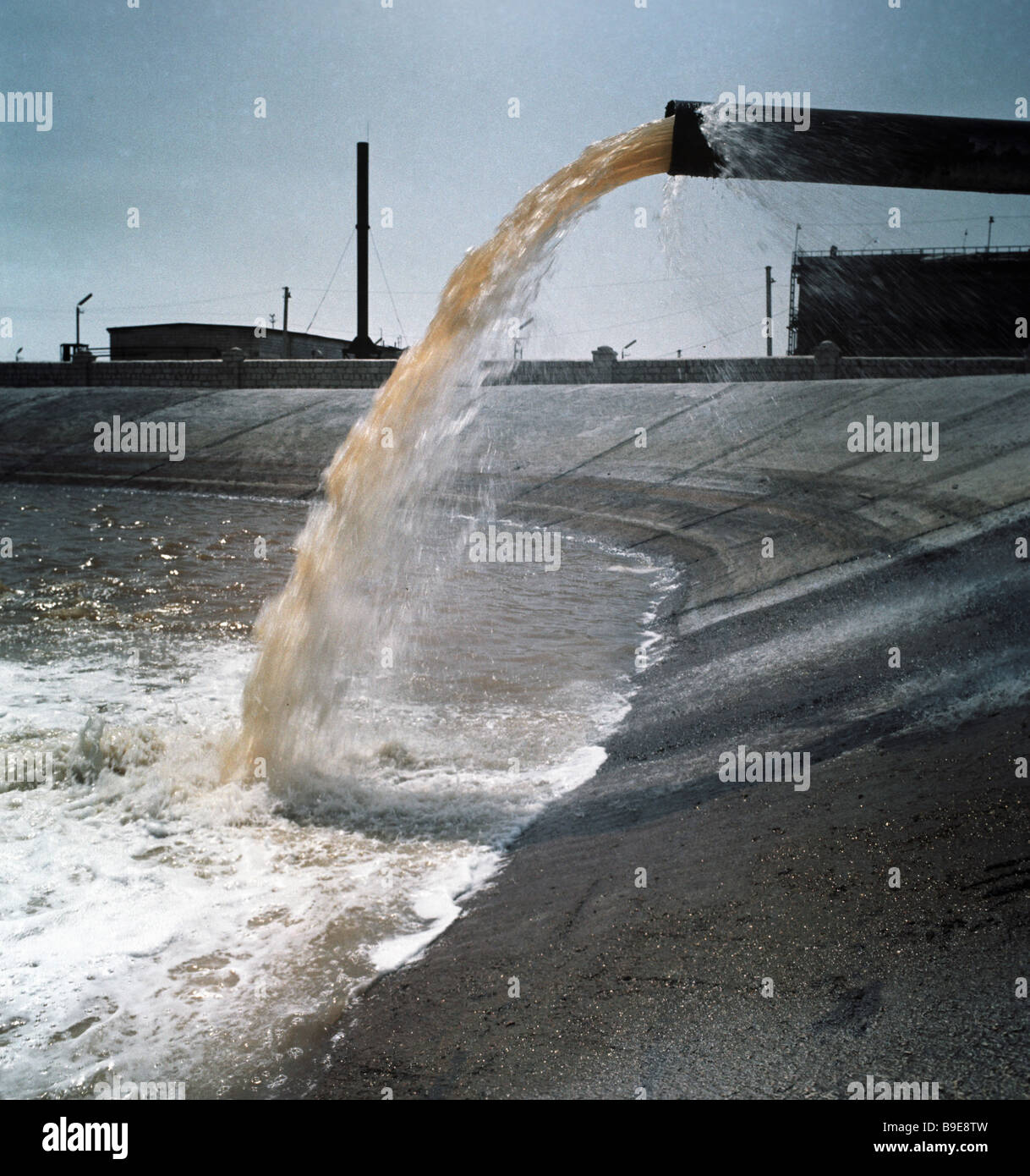 Iodine bromine water piped to the Nebit Dag iodine factory Stock Photo