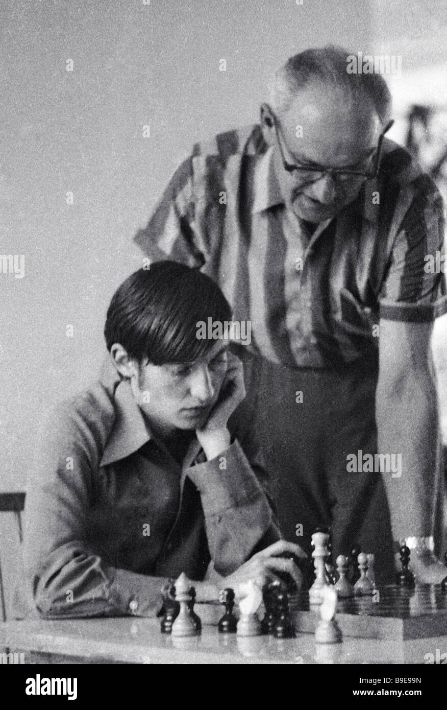 World chess champion Anatoly Karpov right and his coach Semyon Furman Stock  Photo - Alamy