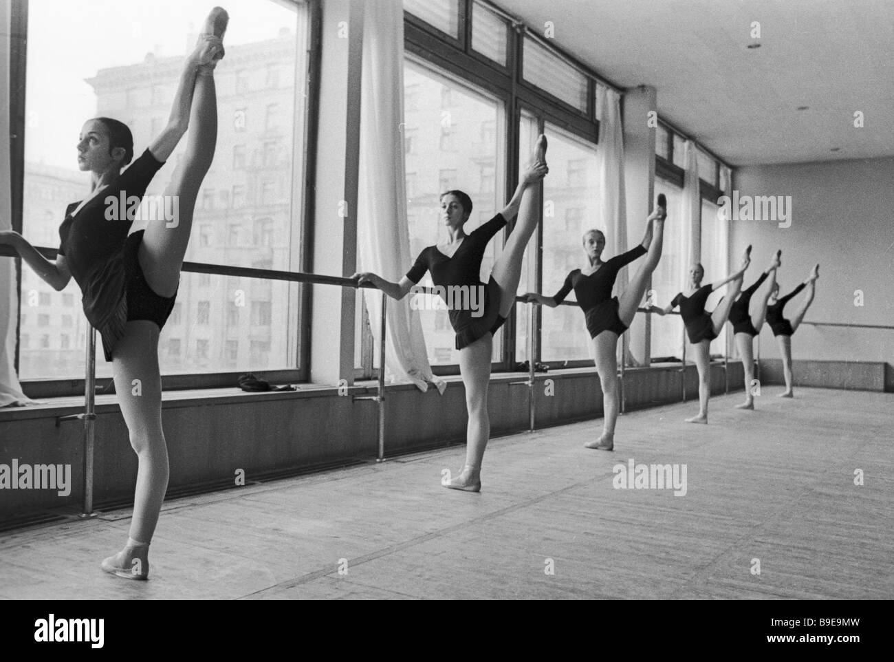 Dance Class At The Moscow Choreography College Students At The Barre Stock Photo Alamy