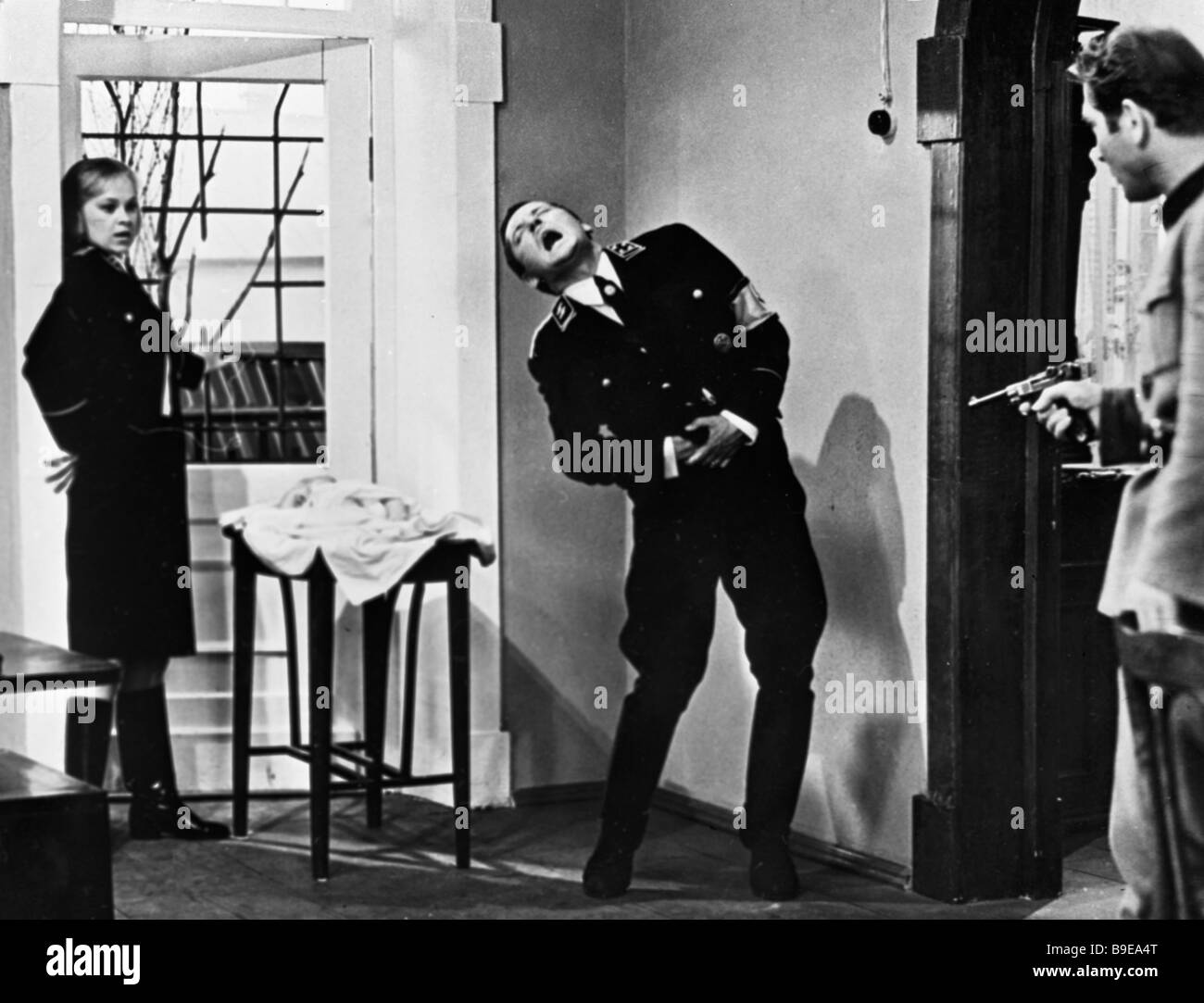 17 мгновений весны штирлиц и кэт. 17 мгновений весны детям. 17 мгновений весны детям. 17 мгновений весны детям. ольга сошникова семнадцать мгновений весны.