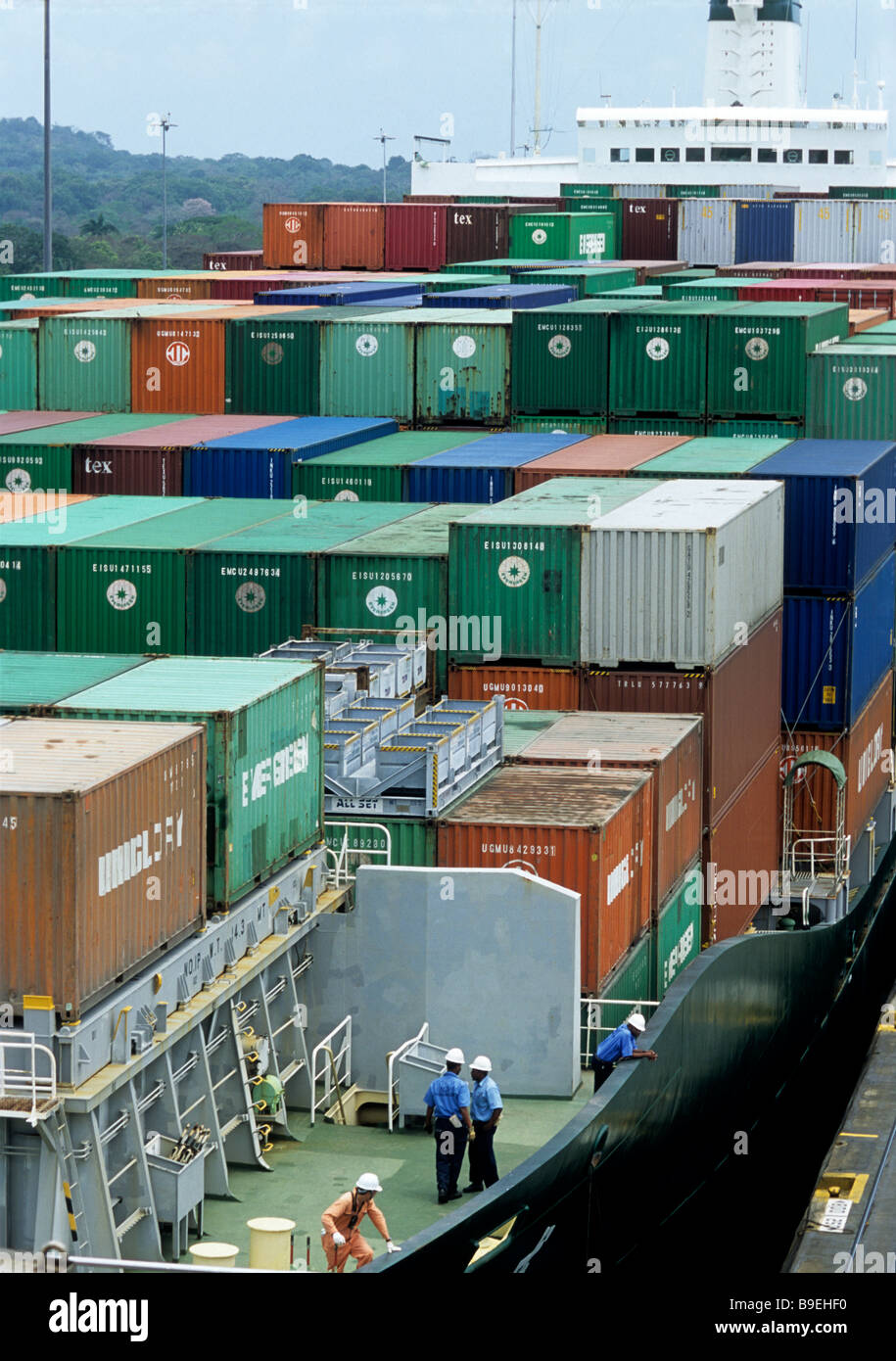 Container ship in Gatun locks, Panama Canal Stock Photo