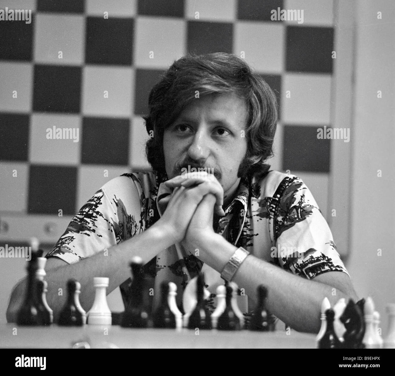 The chess games of Oleg Romanishin