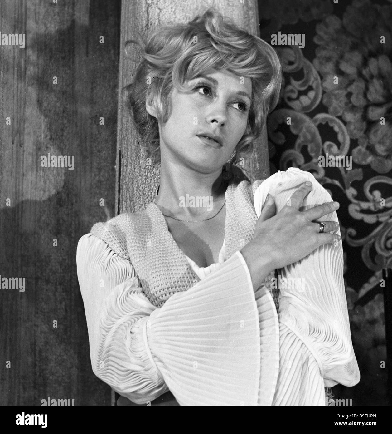 Shoxli kaltaklar eshaklarini korsatish