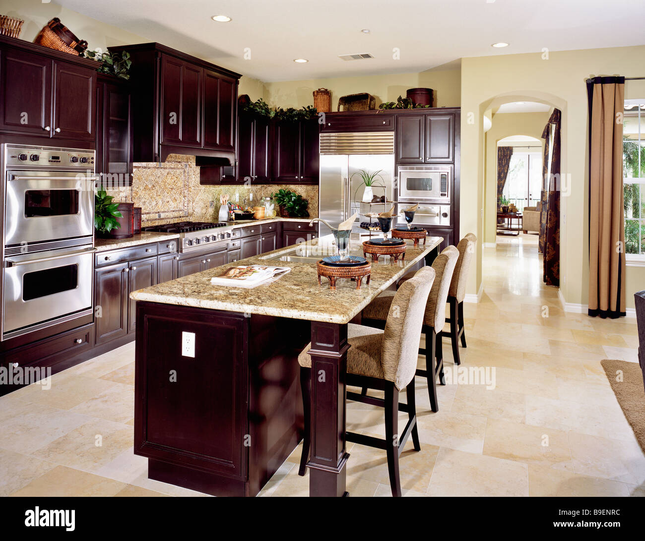 Dark wood hires stock photography and images Alamy