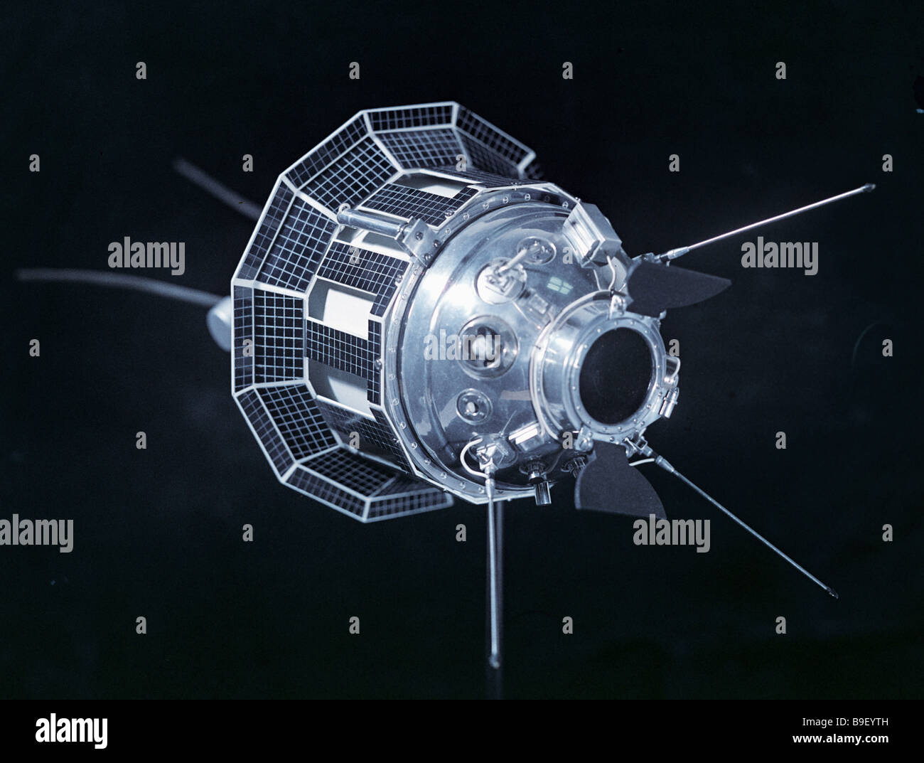 Будет ли луна 3. Межпланетная станция (АМС) «зонд-3»,. Советский аппарат Луна 3. Советский космический аппарат «Луна-3». Зонд Луна 3.