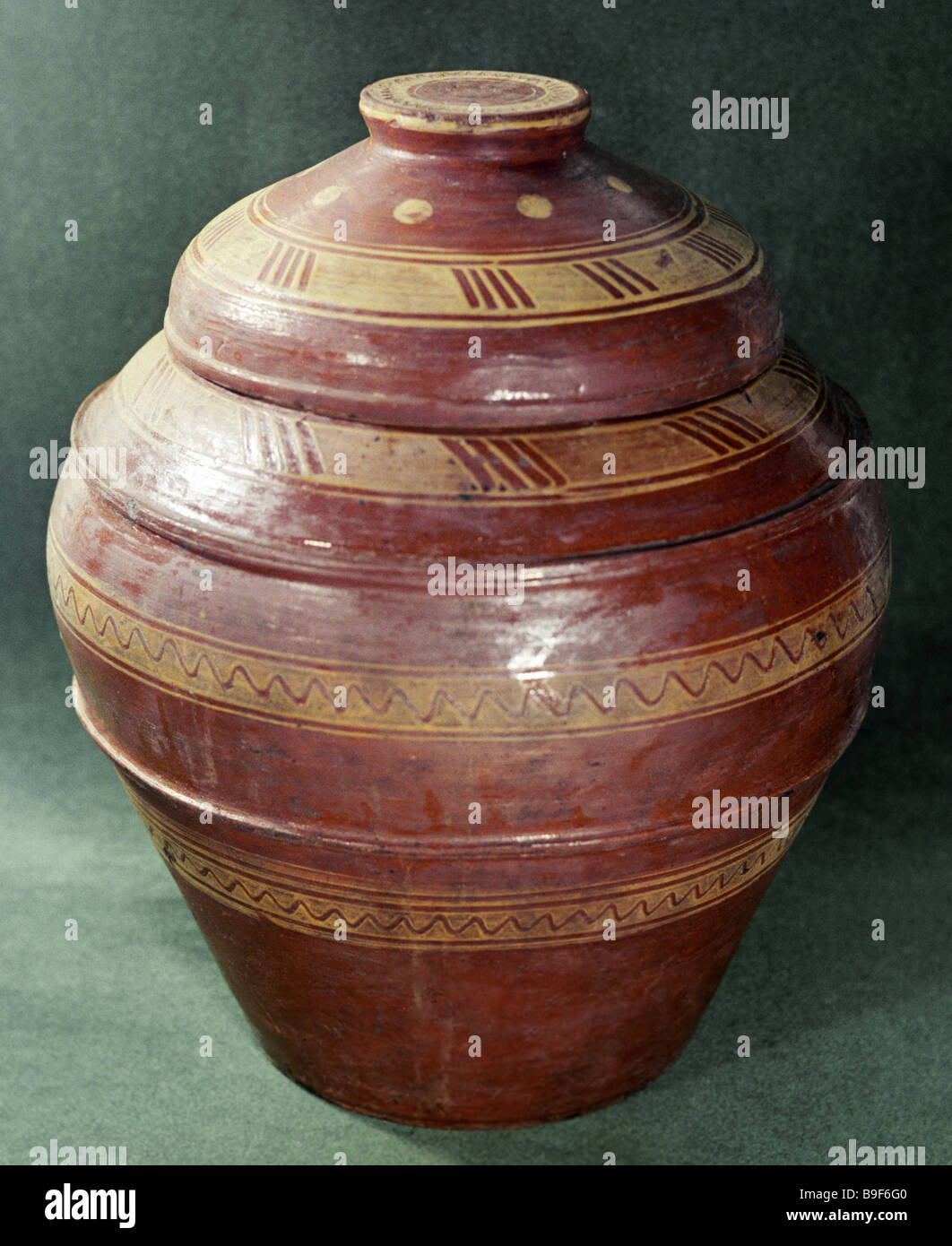 A ceramic pot 20th century Stock Photo