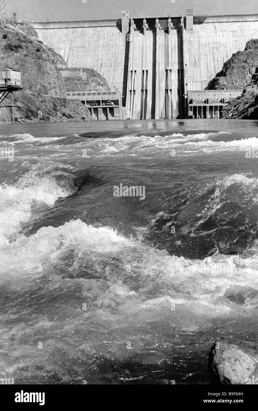 The hydro electric power plant in Bhakra Nagal Stock Photo Alamy