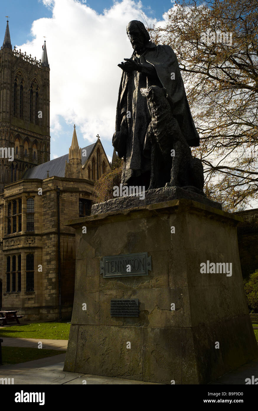 Tennyson Statue, Lincoln Cathedral Stock Photo Alamy