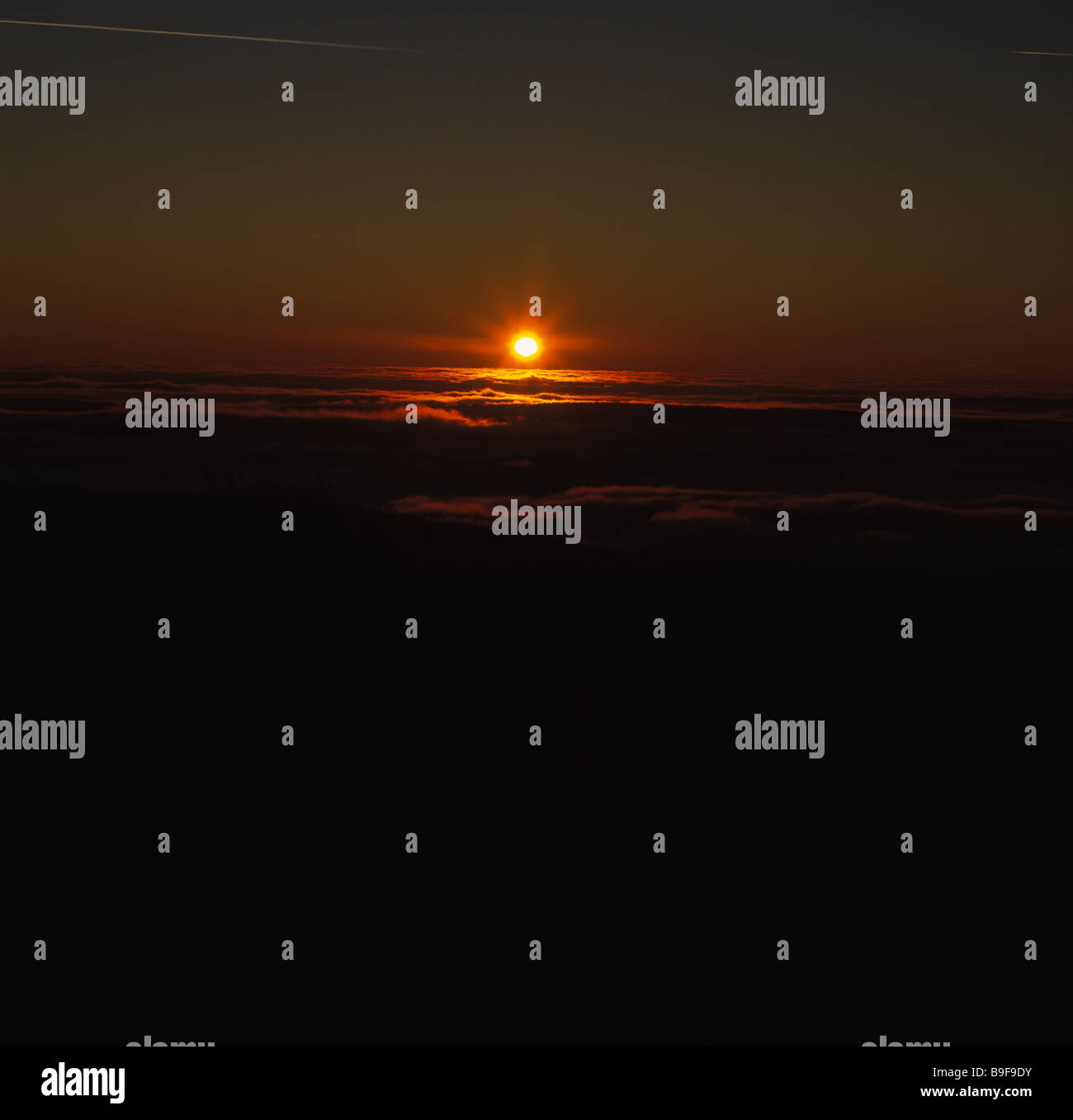 Cloud Lake Sunset Back Light Fog Fog Ceiling Cloud Mood Cloud