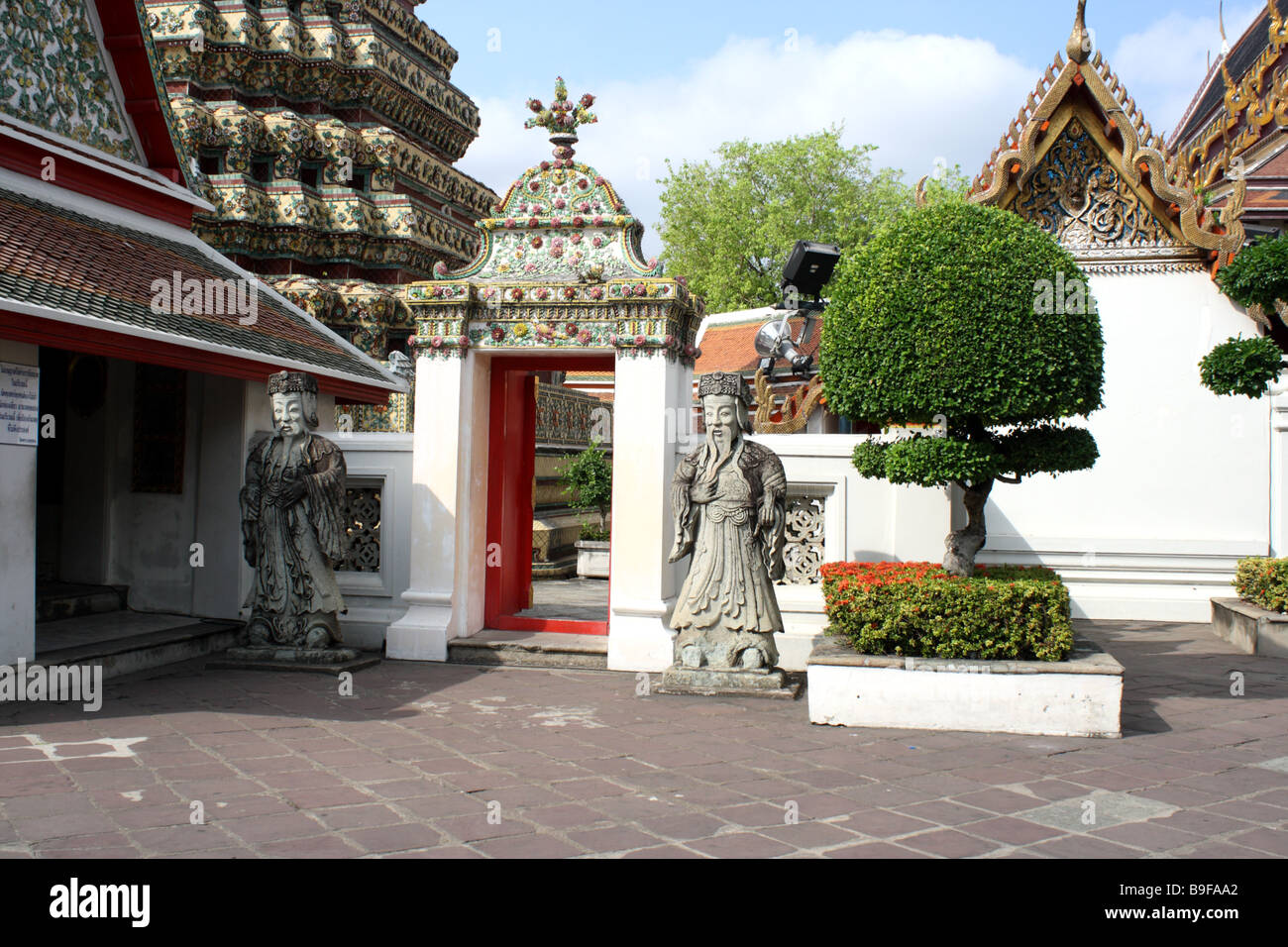 Wat Pho temple , Bangkok , Thailand Stock Photo - Alamy
