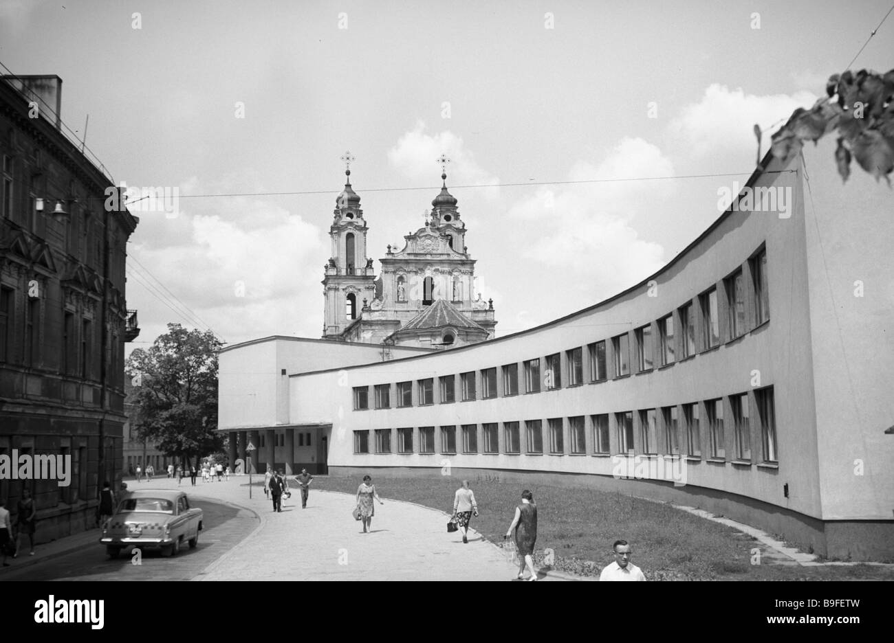 The Neris school in Vilnius Stock Photo - Alamy