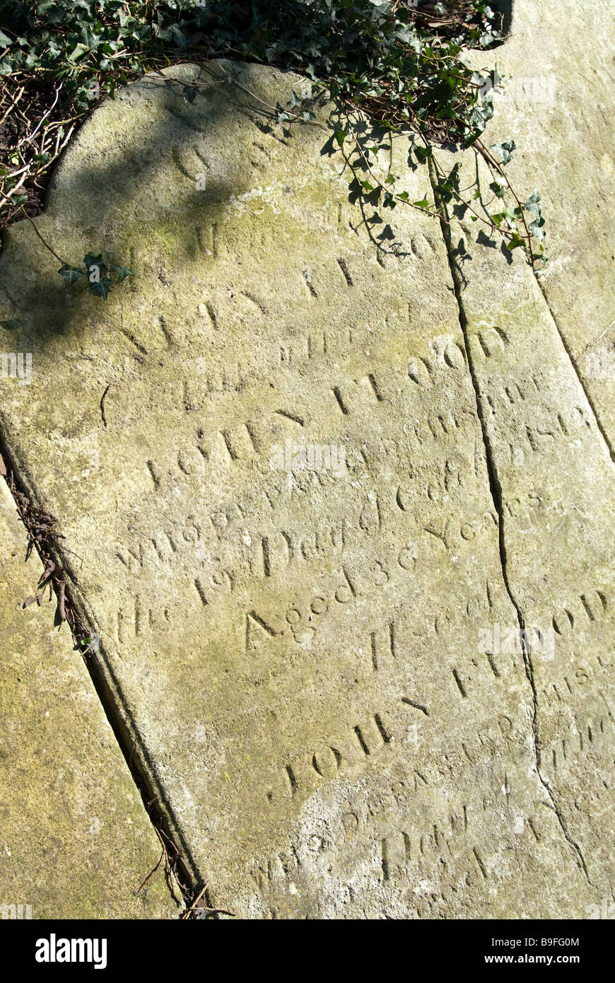 Broken headstones hi-res stock photography and images - Alamy