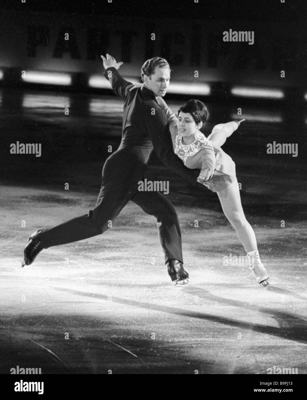 Irina Rodnina And Alexei Ulanov Stock Photos & Irina Rodnina And Alexei ...