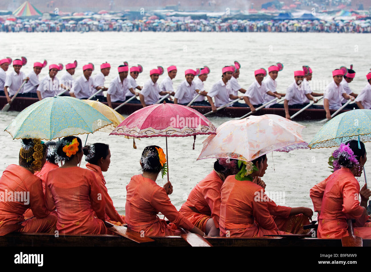 China, Yunnan province, Xishuangbanna. Jinghong City Dragon Boat races