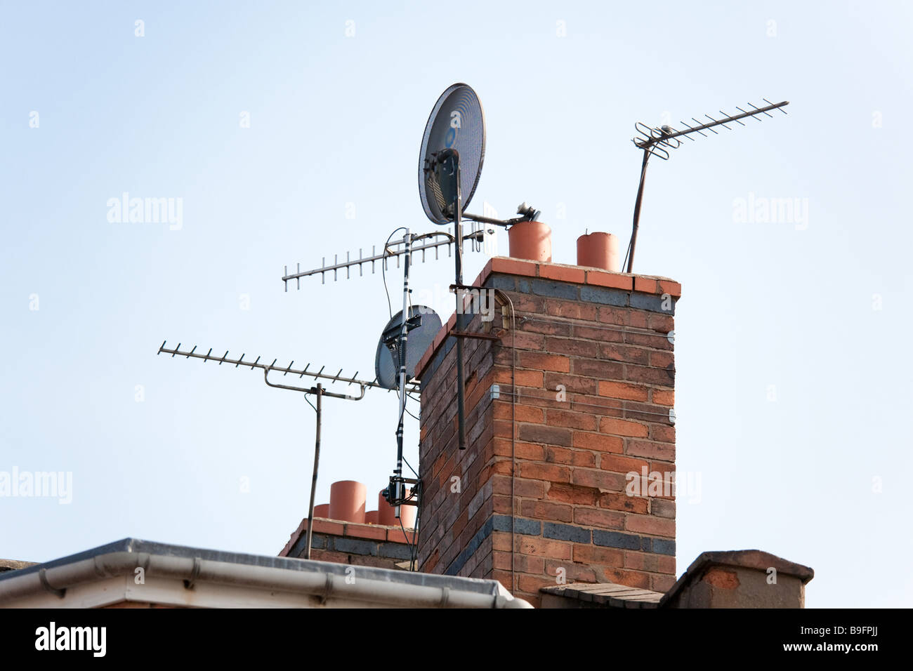 Tv aerials roof hires stock photography and images Alamy