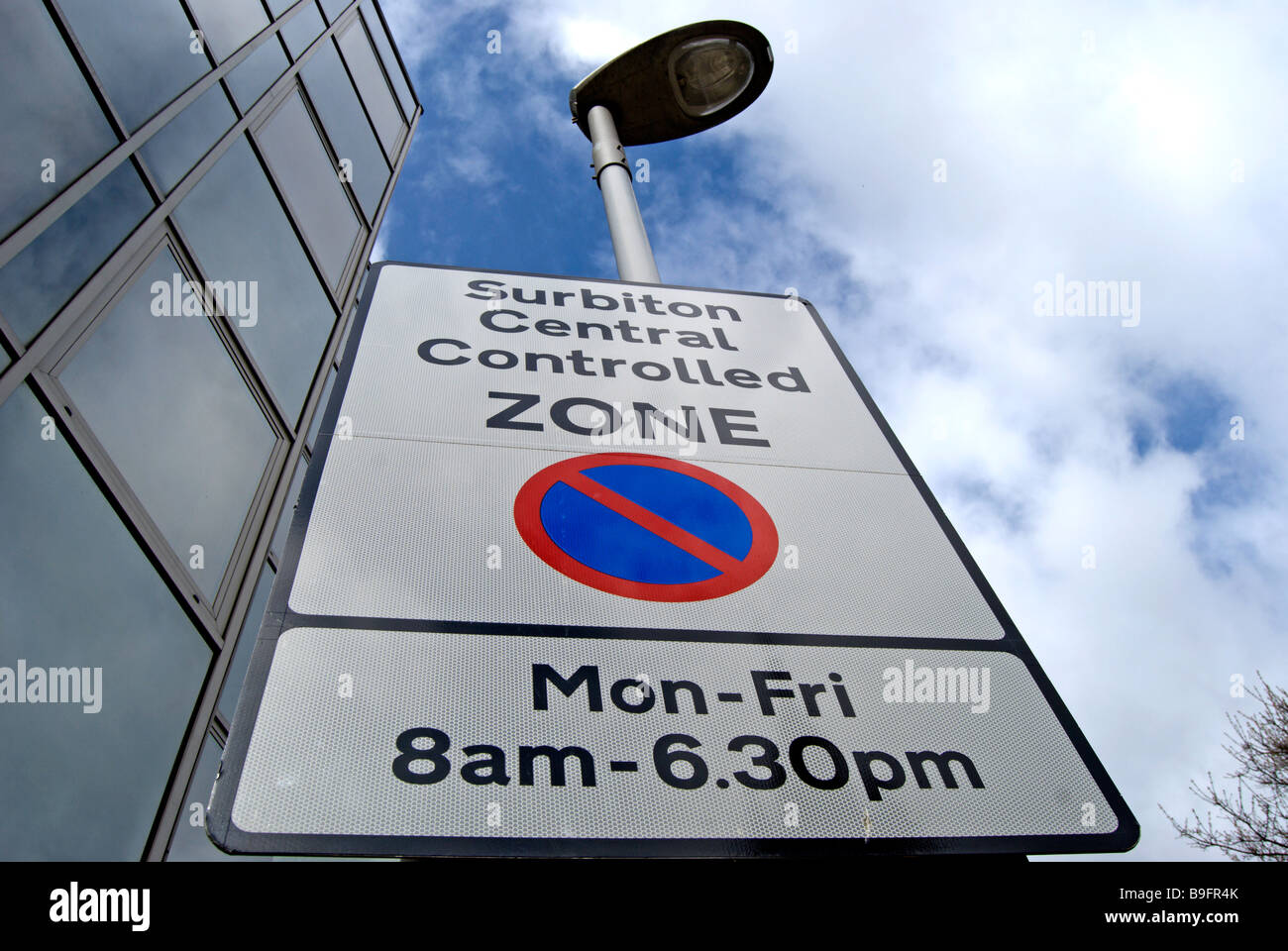 surbiton central controlled zone sign, showing car parking restrictions