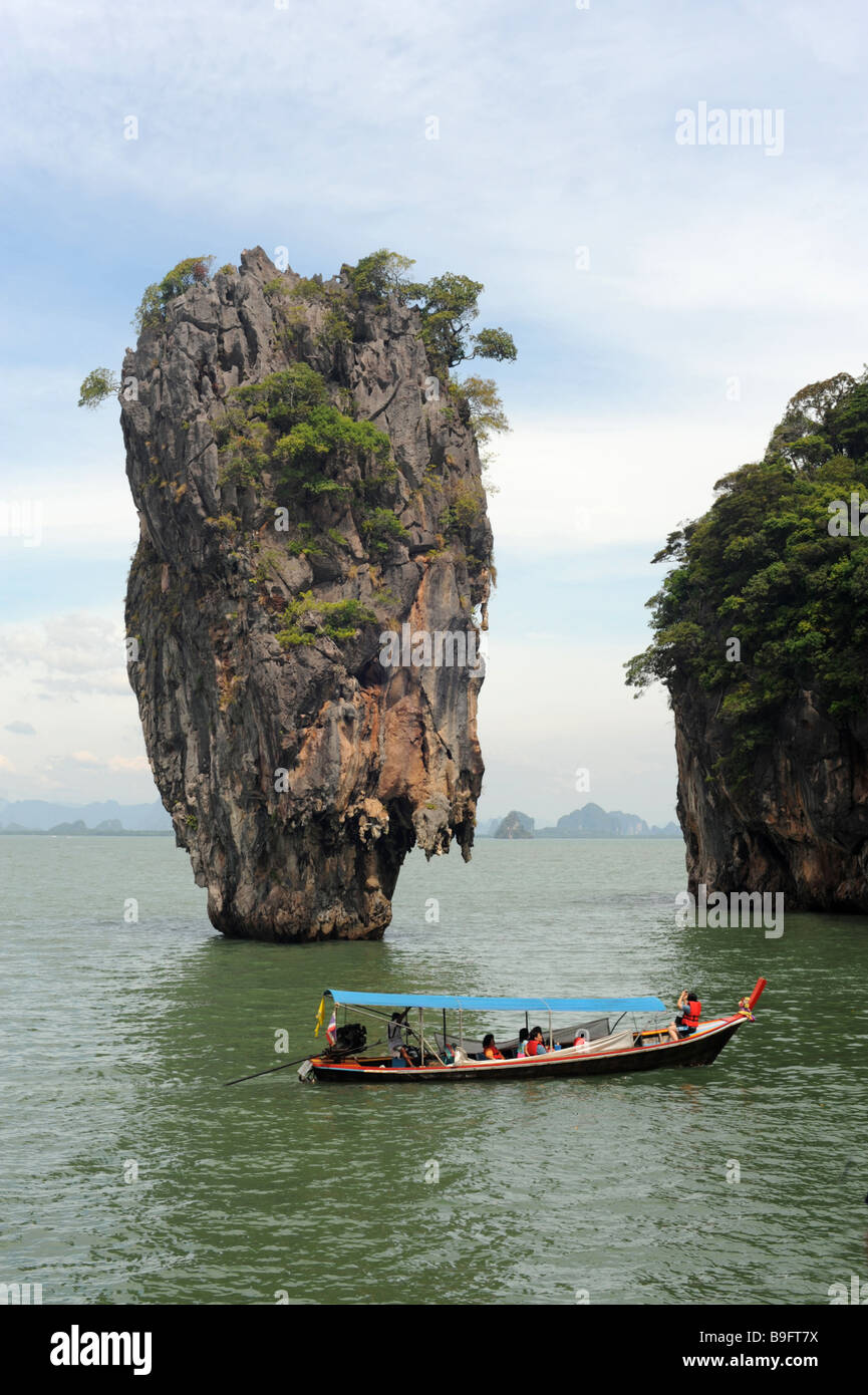 Exotic rock formations at James Bond Island off the island of Phuket ...