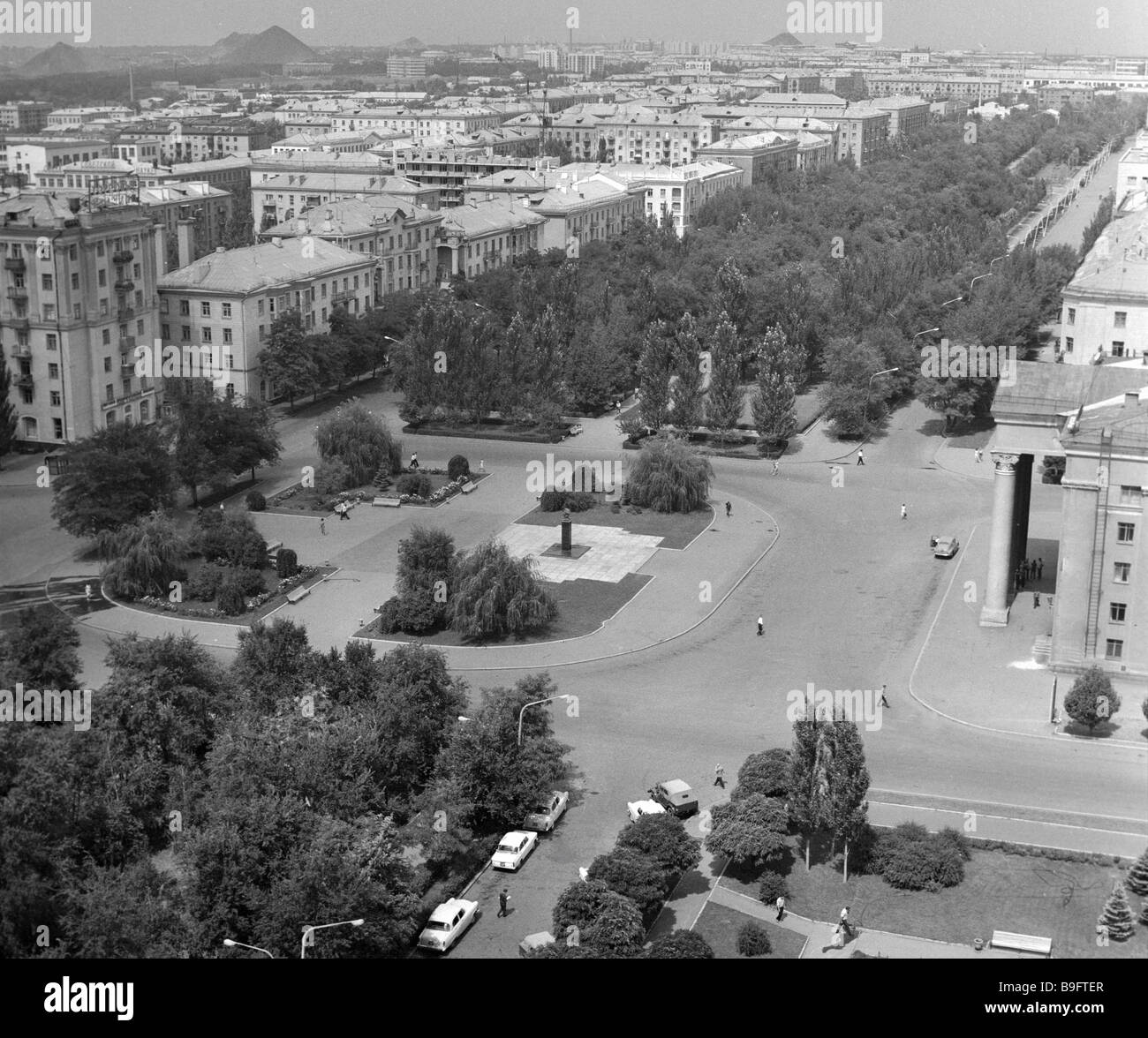 донецк 70х. фонтан на площади ленина донецк. донецк площадь ленина ссср. донецк сталино. сталино-донецк площадь ленина.