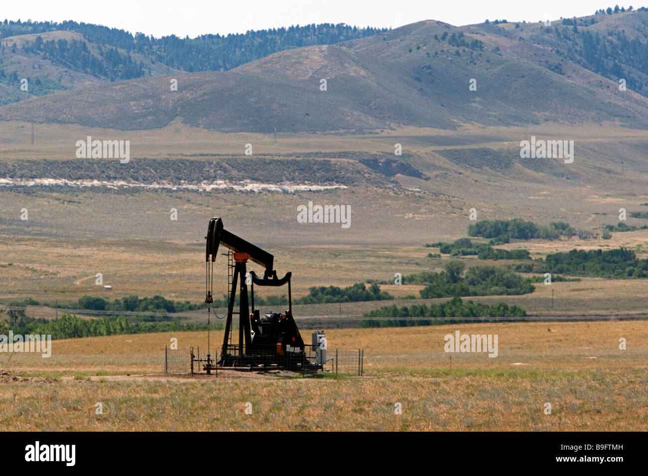 Horse head oil pump hires stock photography and images Alamy