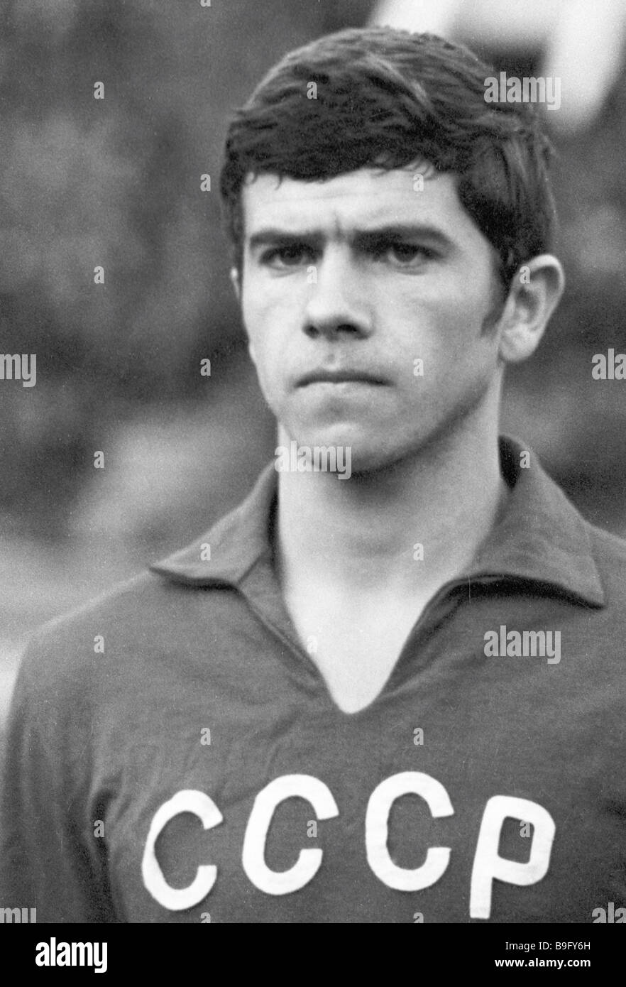 Vladimir Muntyan half back of the USSR National football team Stock ...