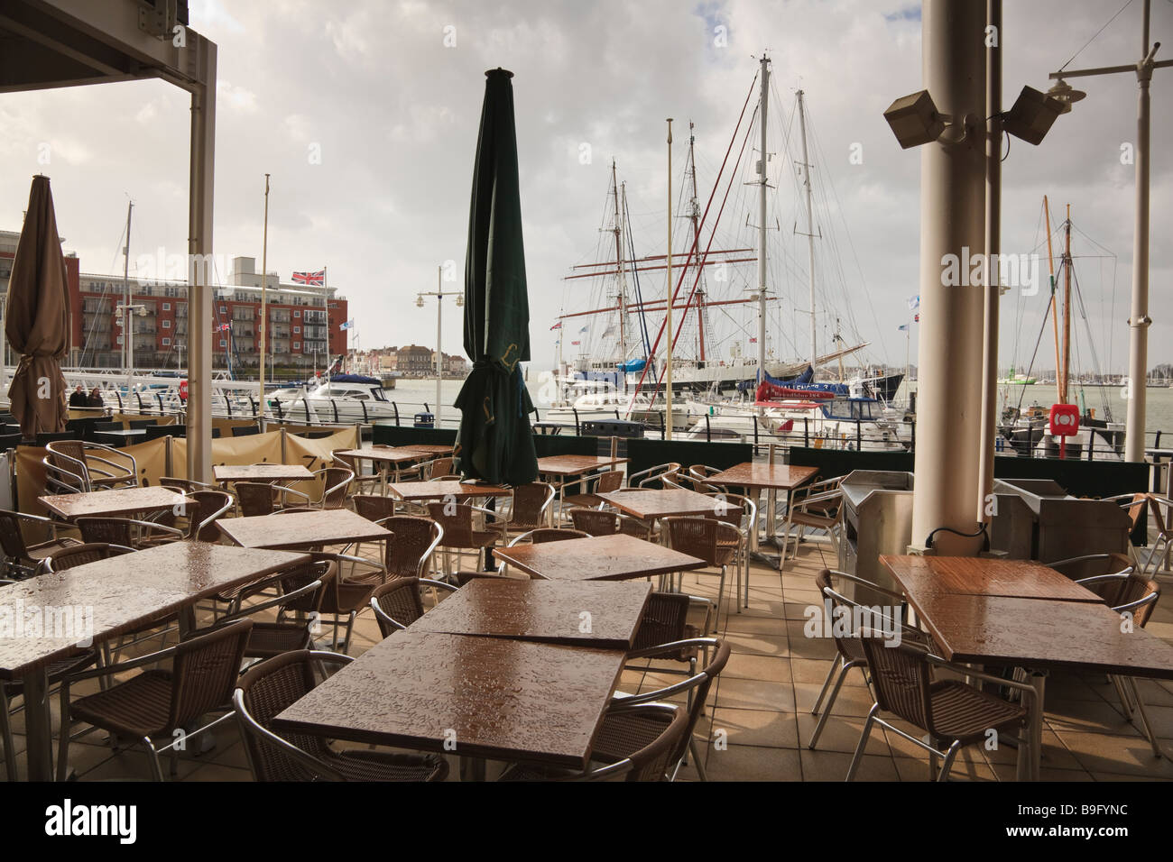 Gunwharf quays portsmouth restaurant hires stock photography and