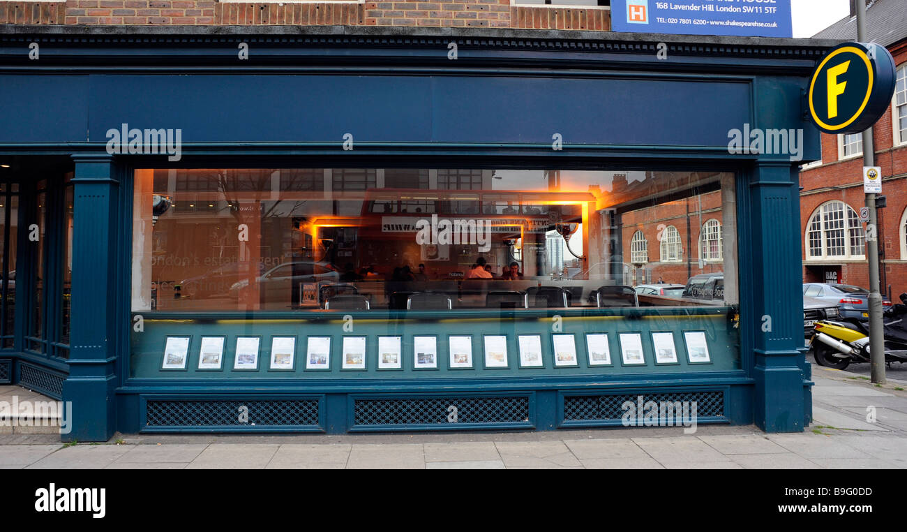 Foxtons estate agent london hires stock photography and images Alamy