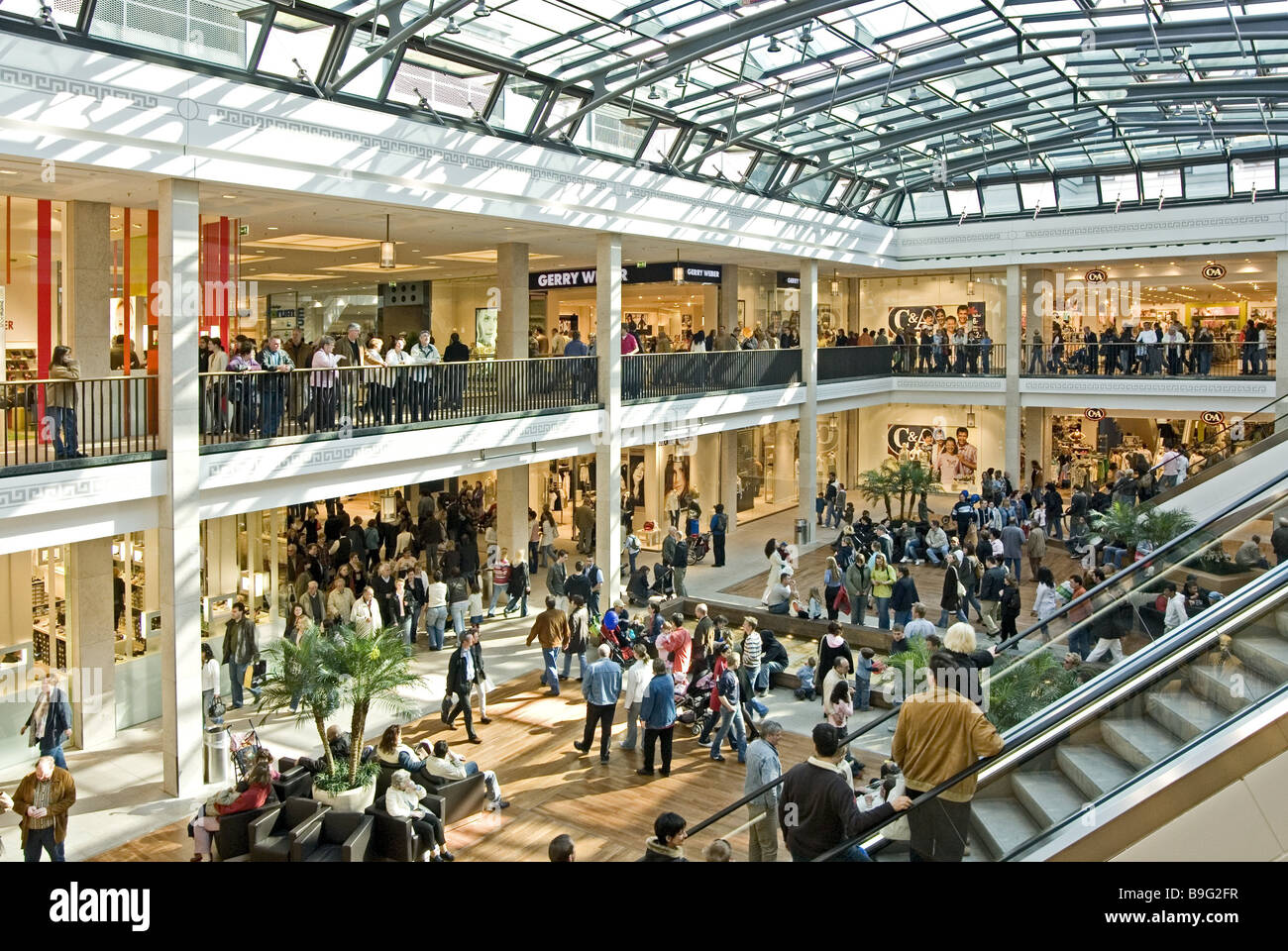 Germany Lower Saxony Brunswick 'palace-arcades' shopping center indoors customers ECE-Center ECE-Shopping-Center rebuilding Stock Photo